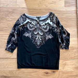 White House Black Market 3/4 length sleeve sweater size M black/white/gray/red
